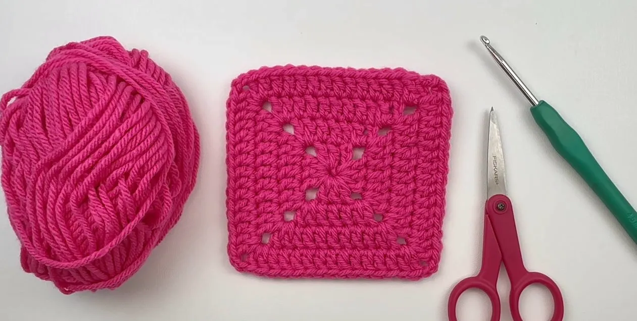 solid granny square pattern