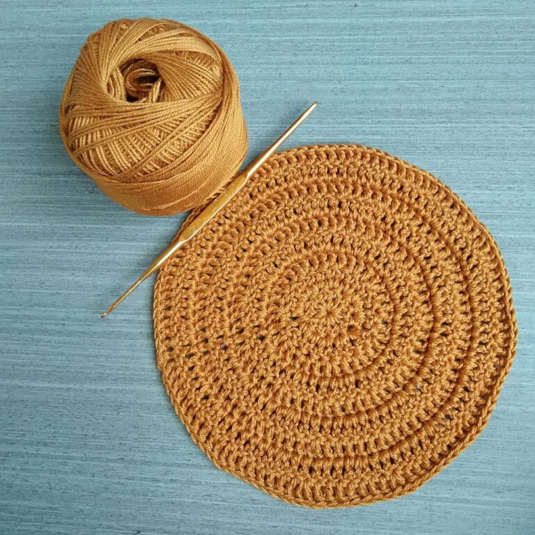 how to crochet in the round