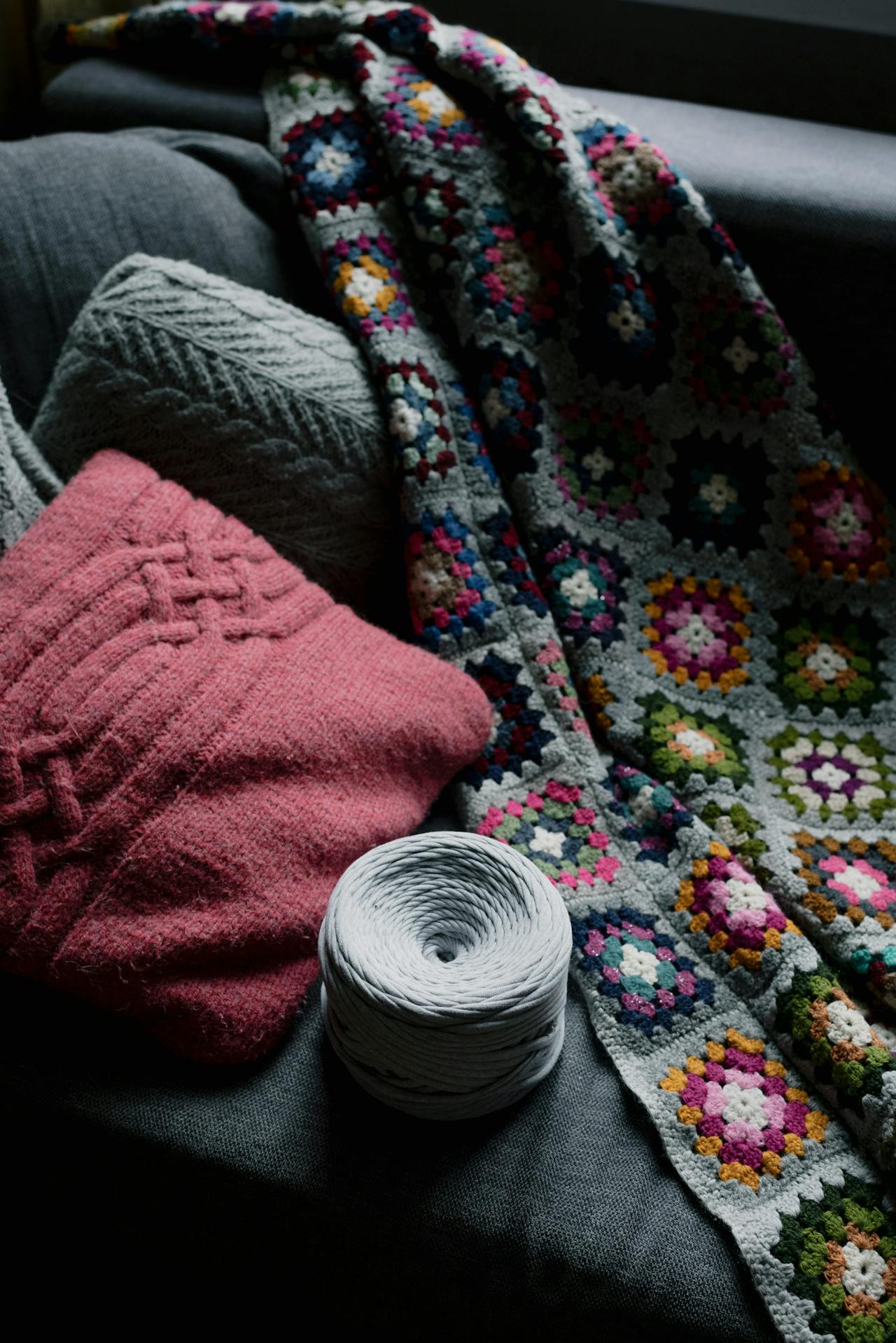 How to Make a Granny Square: 7 Beginner-Friendly Steps