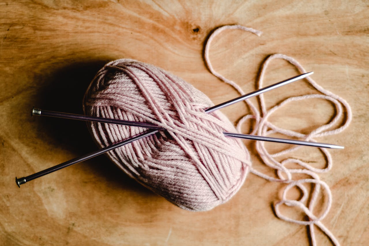 How to weave in ends in crochet with yarn ball and needles for professional finishing