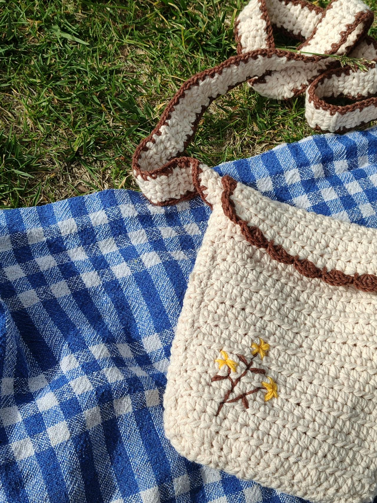 handmade crochet drawstring bag finished project