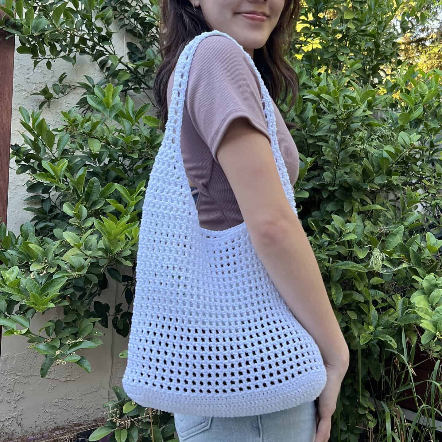 finished crochet mesh tote bag