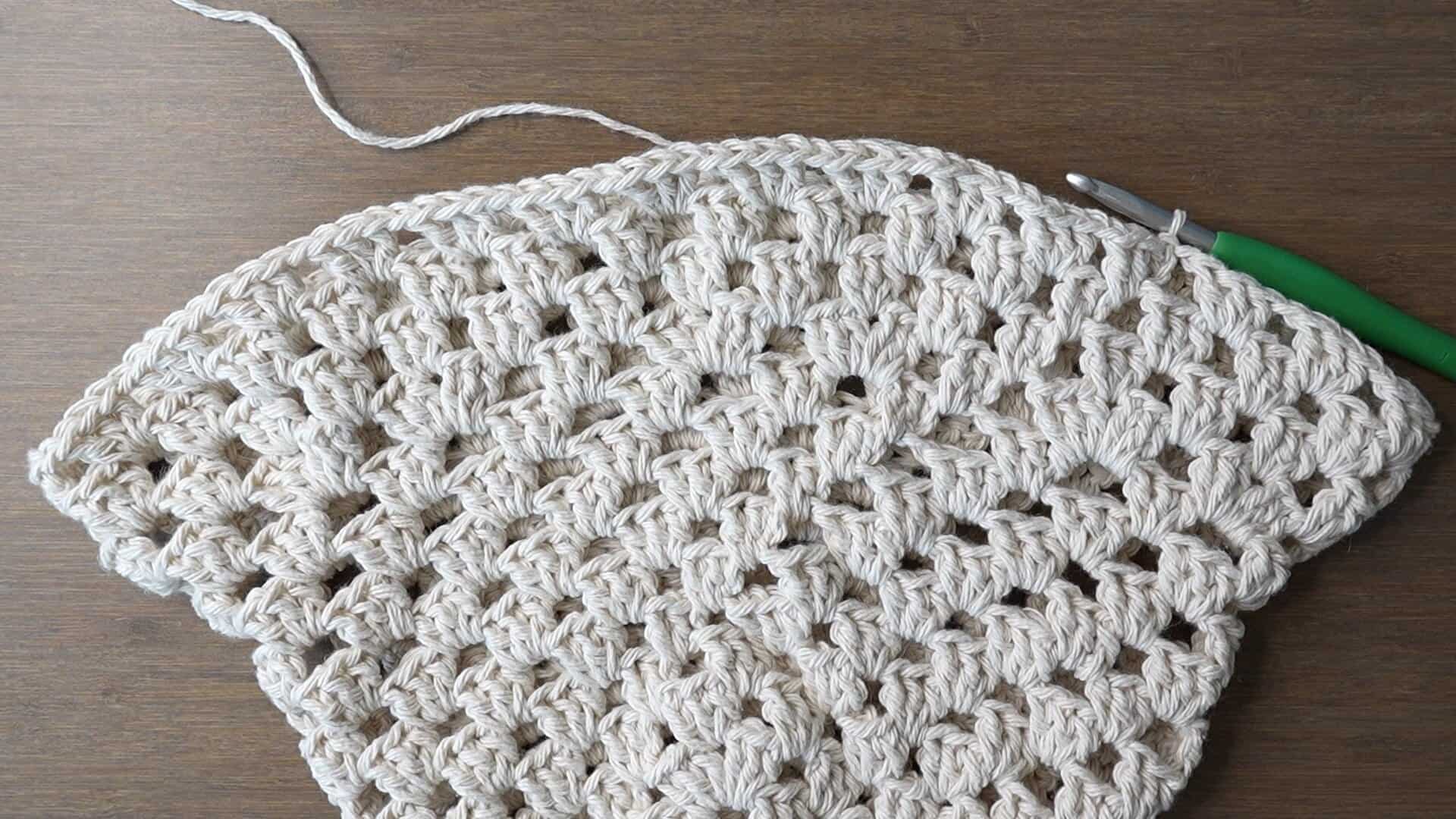 granny stitch bucket hat brim edge detail