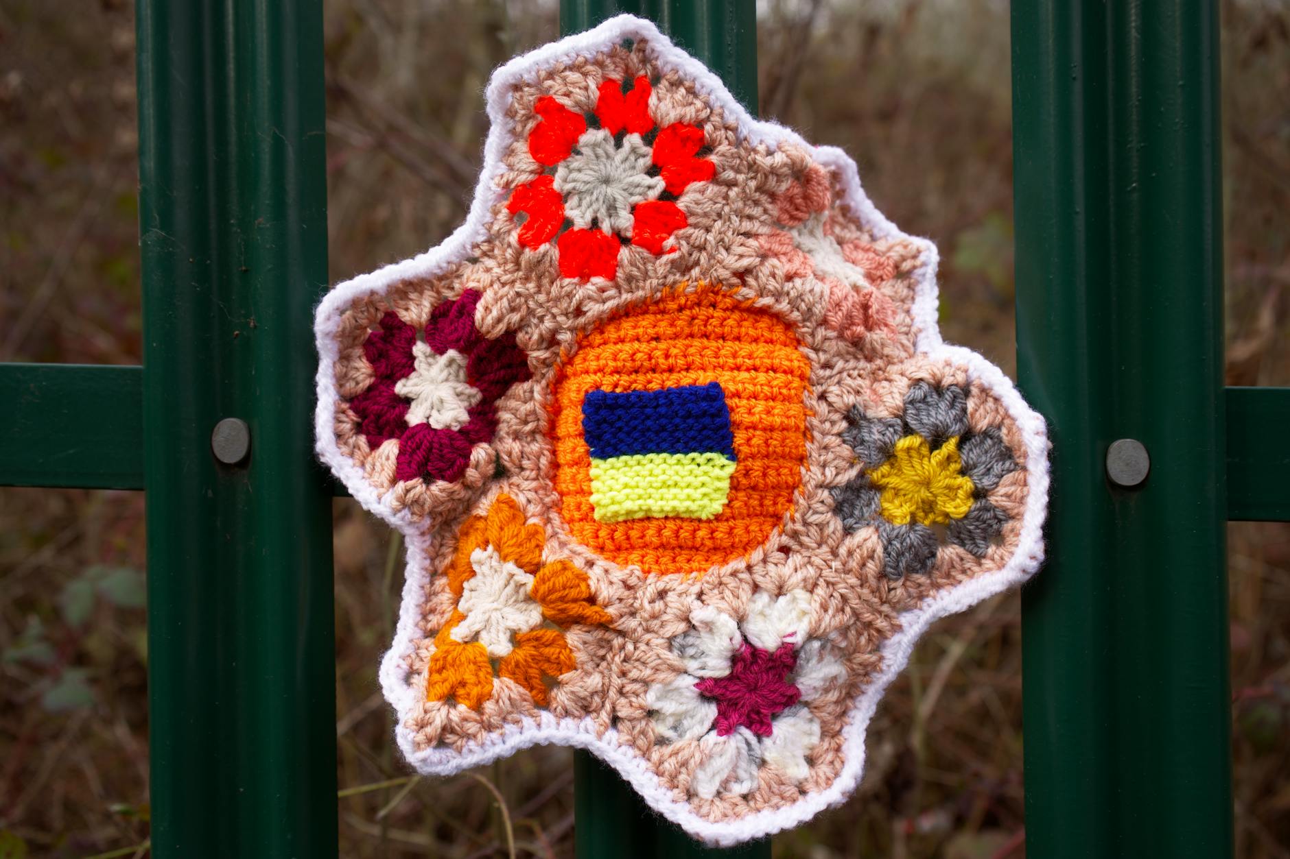 Easy crochet flower pattern