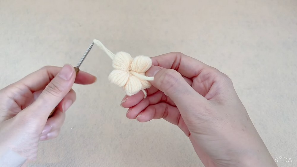 Starting the foundation chain for crochet pet collar