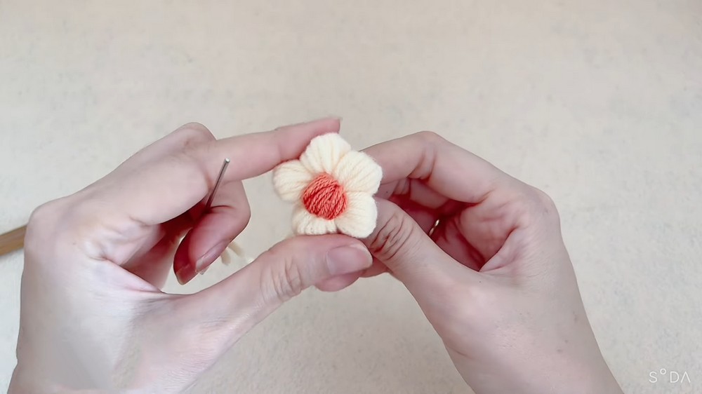 Single crochet stitches for pet collar base row