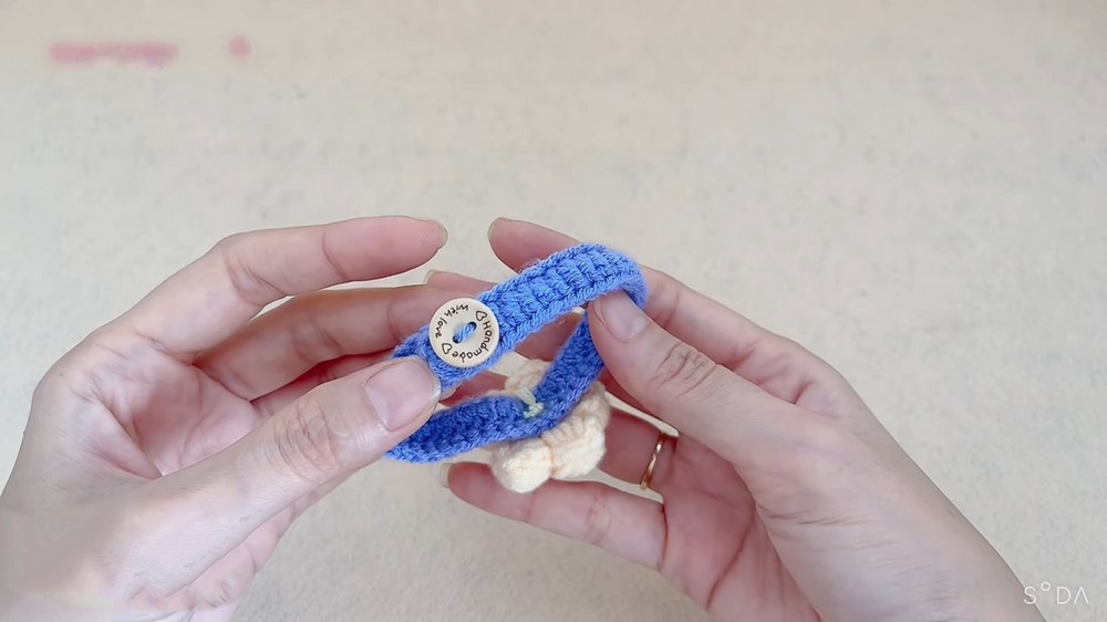 Adding decorative crochet rows to pet collar pattern