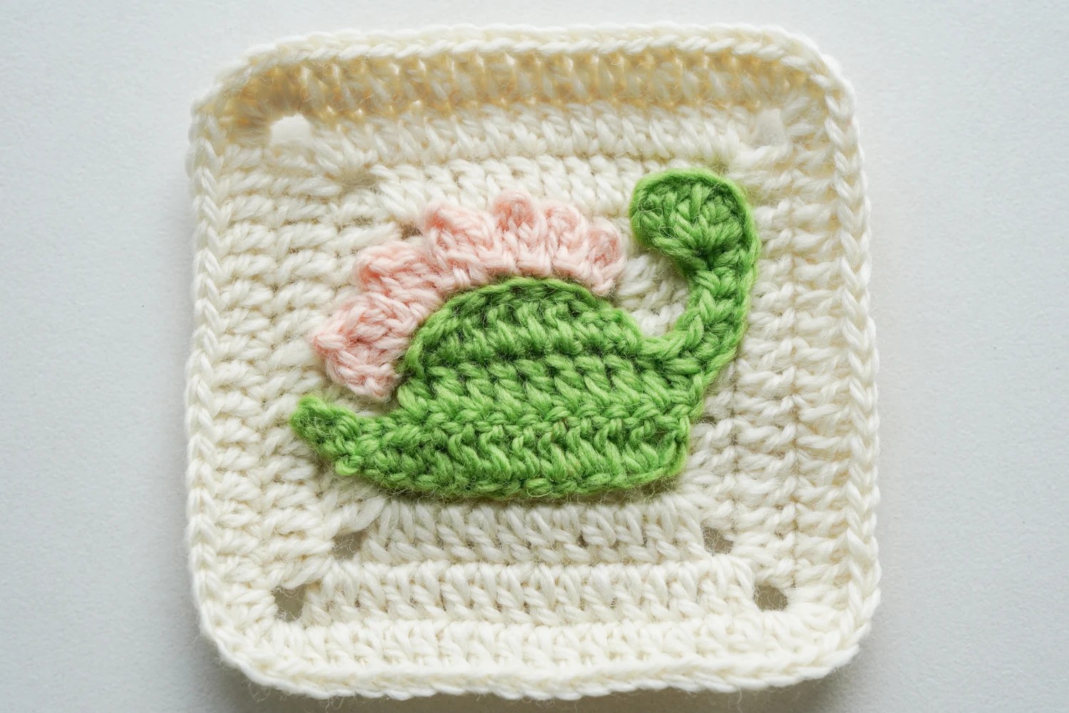 Attaching dinosaur body to base square