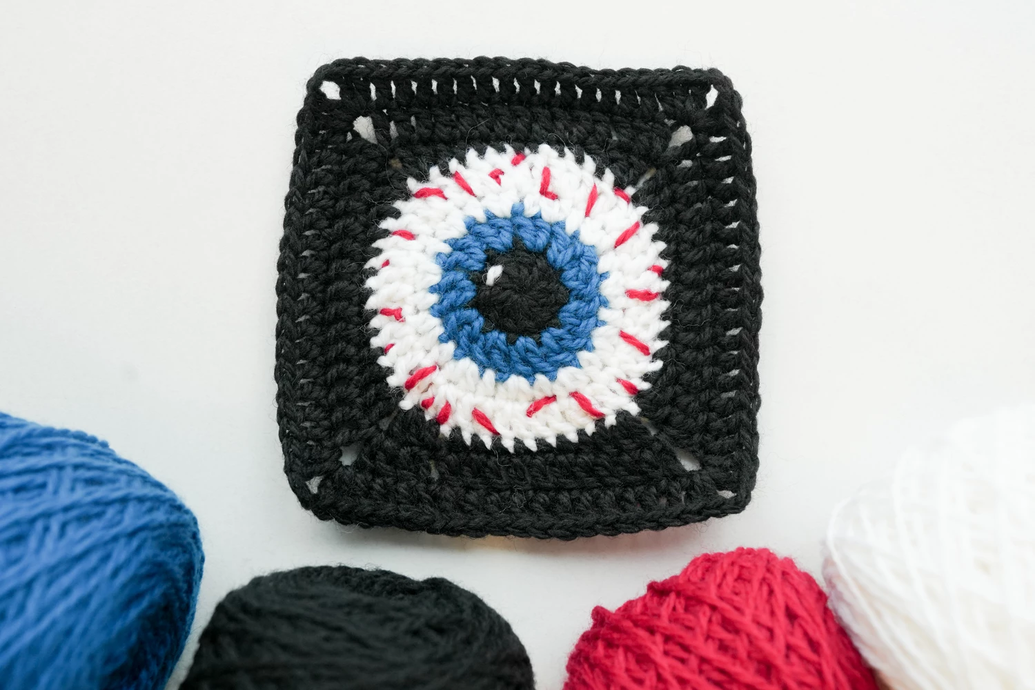 Devil Eye Granny Square Round 7 complete - finished devil eye square